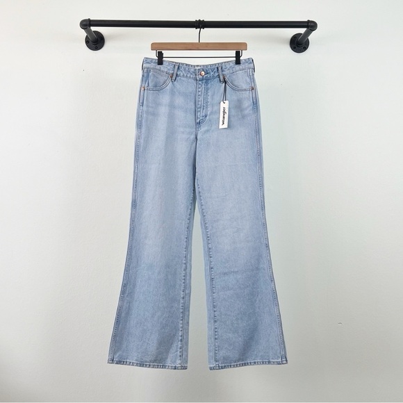 NWT Wrangler Bonnie 683 Loose Flare Jeans in Sonny Light Wash - Picture 3 of 8
